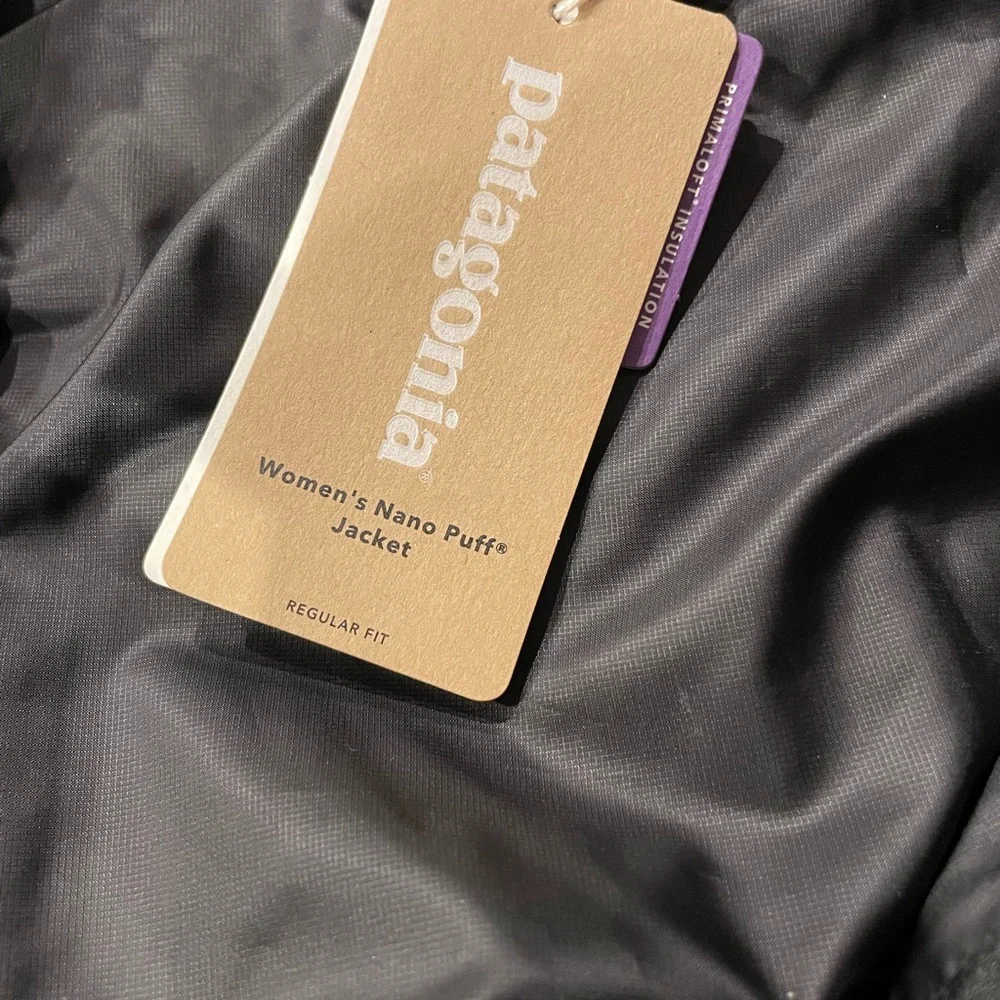 Patagonia Women’s Nano Puff Jacket - Picture 7 of 7